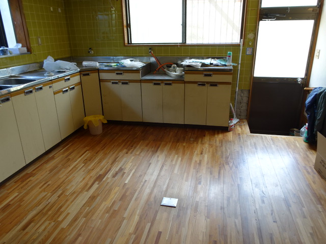 南海本線 和歌山市駅 徒歩25分 1階建 築42年のキッチン写真