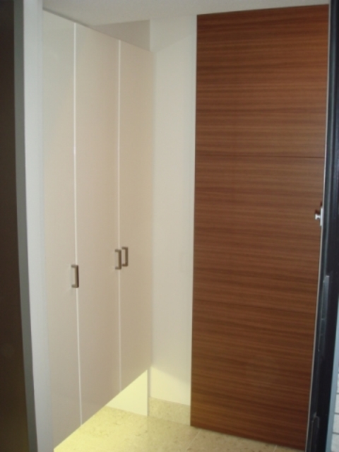 玄関　※別部屋参考写真
