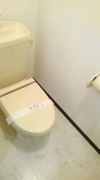 トイレ　バストイレ別