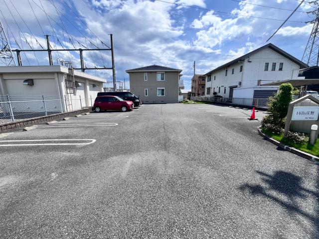 駐車場　駐車場
