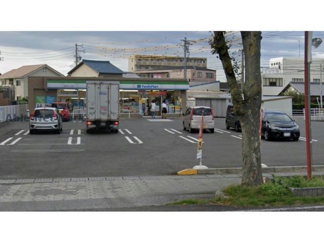 コンビニ　ファミリーマート鈴鹿平田二丁目店（コンビニ）まで464m