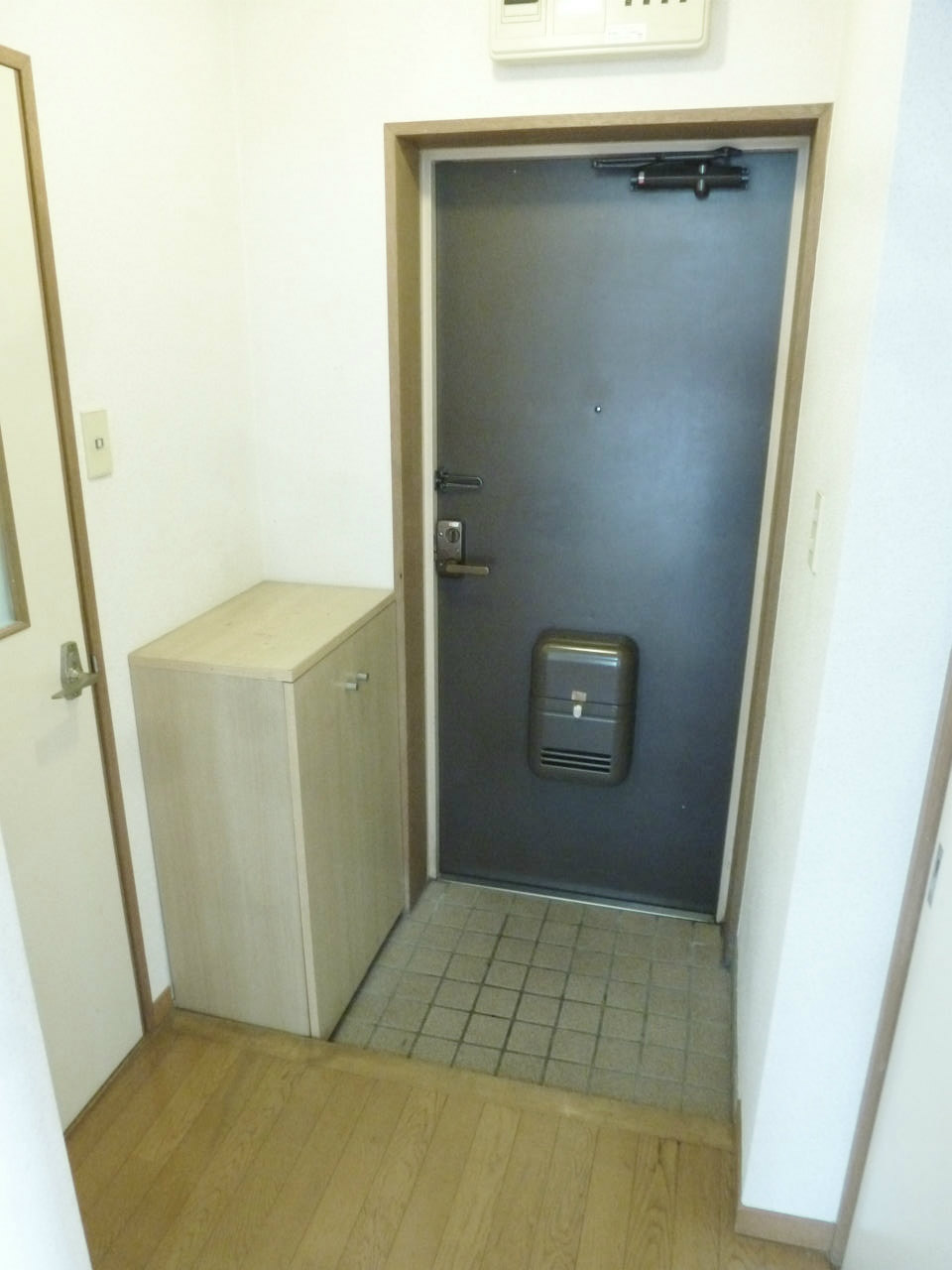 玄関　同マンション別号室参考写真