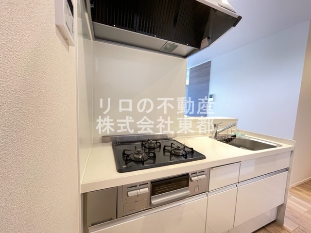 キッチン　カウンターキッチンなので、ＴＶを見ながらお料理できます！