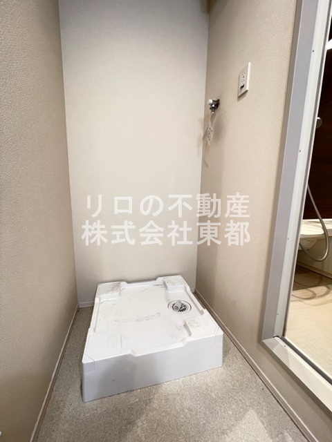 その他　洗濯機置き場は室内にあるので雨に濡れる心配はありません。