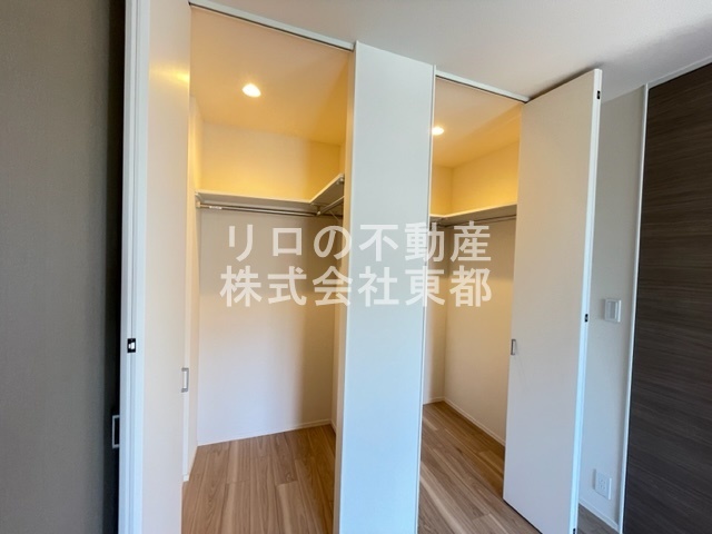 収納　奥行のあるウォークインクローゼットならお荷物多い方でも安心☆