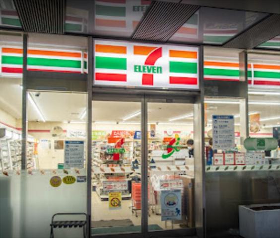 コンビニ　セブン－イレブン品川駅港南口店（コンビニ）まで193m