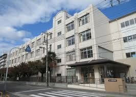 中学校　大阪市立城陽中学校（中学校）まで740m
