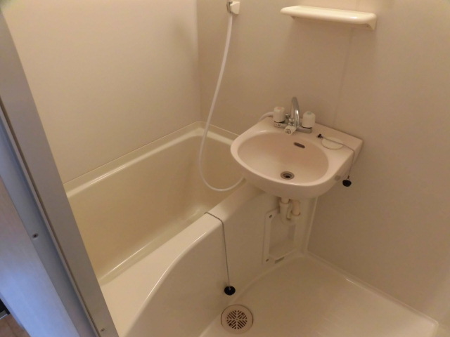バス・シャワールーム　別部屋参考写真
