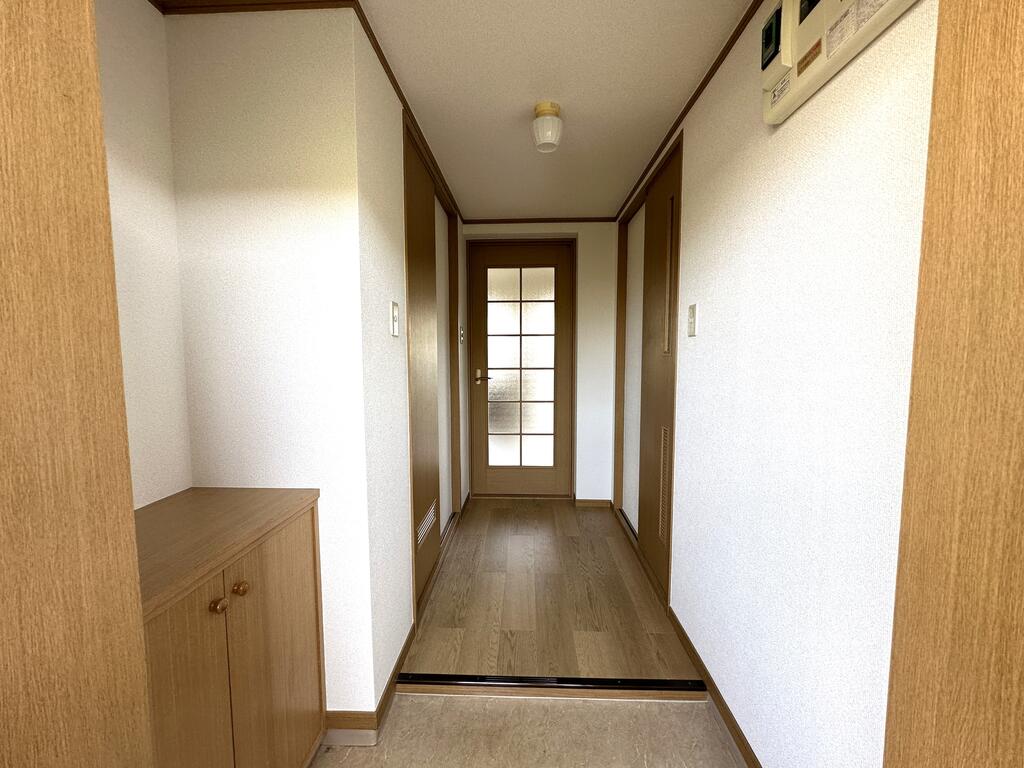 玄関　※同タイプ別室の写真です。