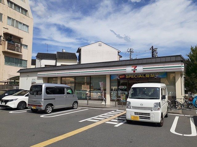 コンビニ　セブンイレブン一乗寺北大丸店（コンビニ）まで164m