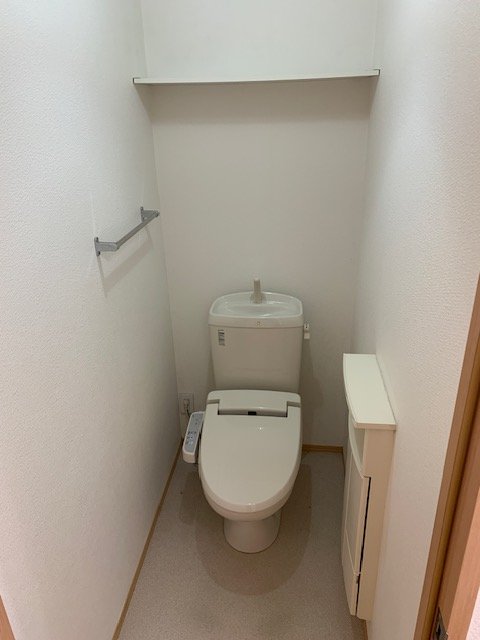 トイレ　温水洗浄便座付トイレ