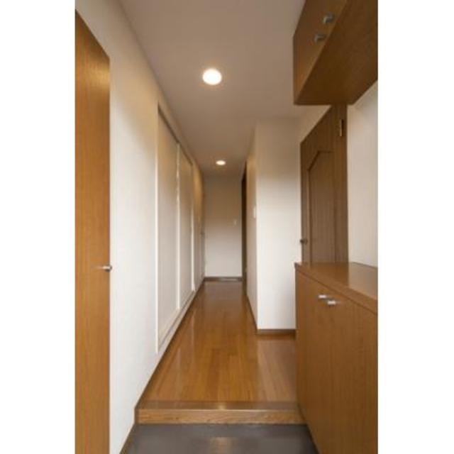 玄関　※写真は同タイプ住戸です。