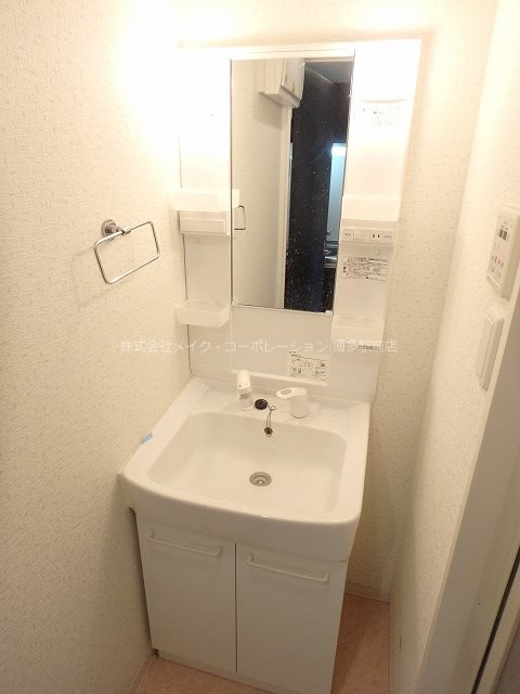 洗面設備　同物件、別タイプの写真となります。