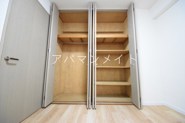 収納　各部屋に収納あります