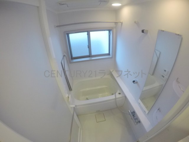地下鉄御堂筋線 新大阪駅 徒歩10分 8階建 築14年の風呂写真