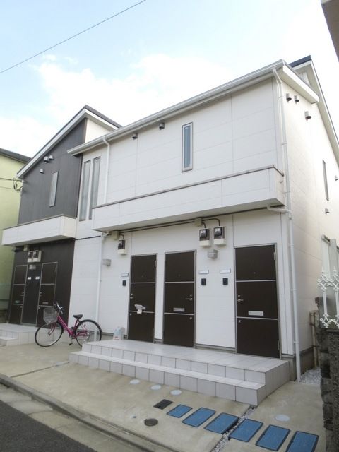 建物外観　★２０１０年築★閑静な住宅街に位置します★