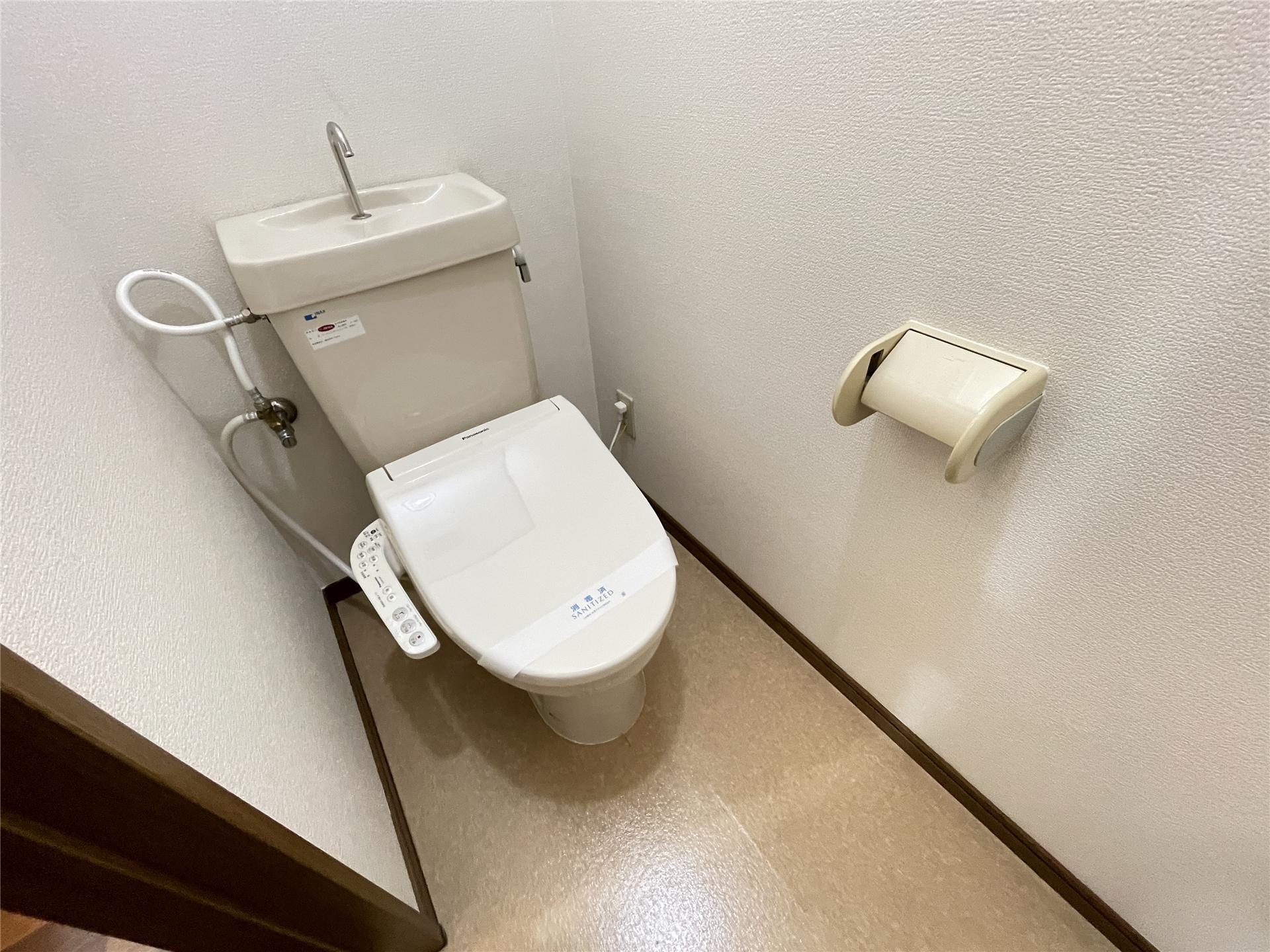 トイレ　ウォシュレット付きです！