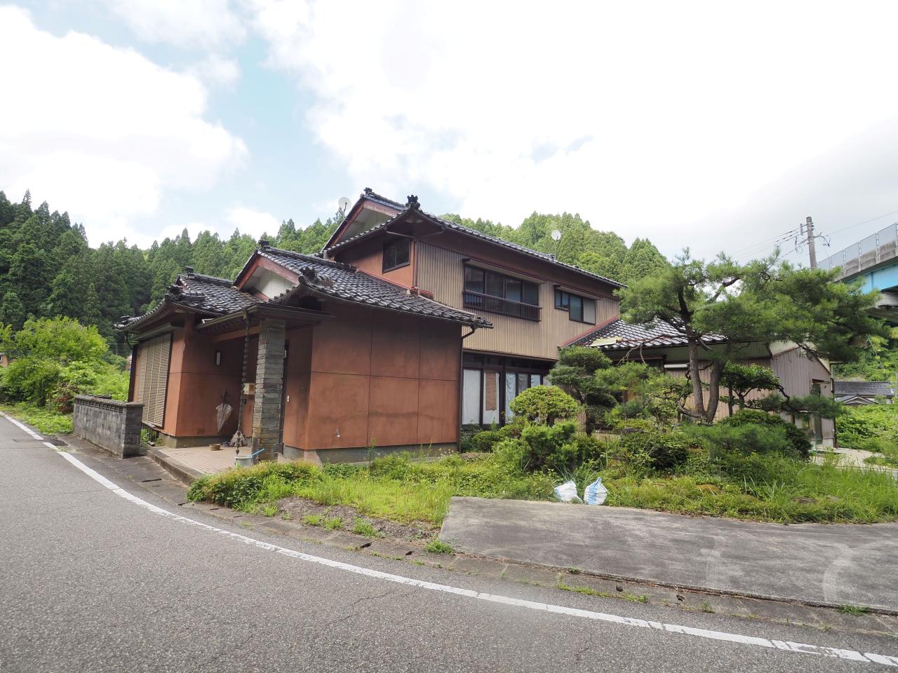 鳳珠郡能登町 2階建 築48年の外観写真