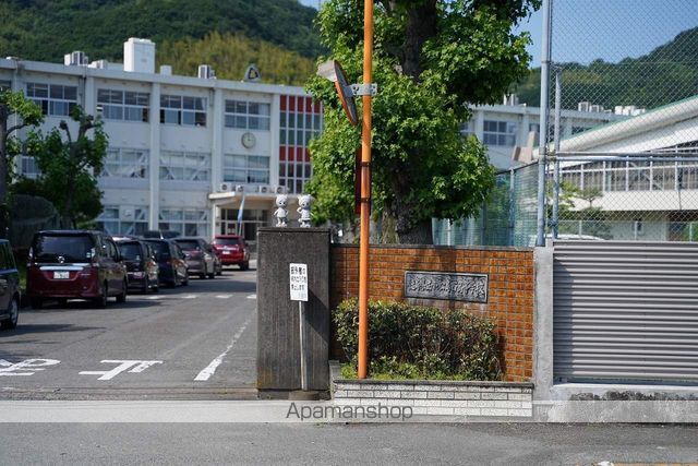 高校・高専　小松島西高等学校（高校・高専）まで2542m