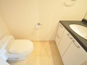 トイレ　ゆったりとした空間のトイレです