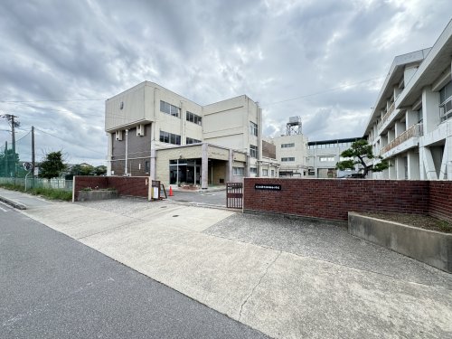 小学校　師勝南小学校（小学校）まで736m