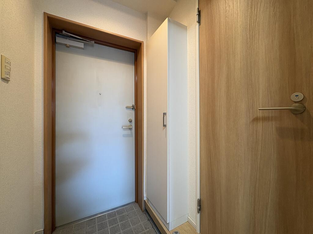 ＪＲ久大本線 御井駅 徒歩22分 3階建 築19年の玄関写真