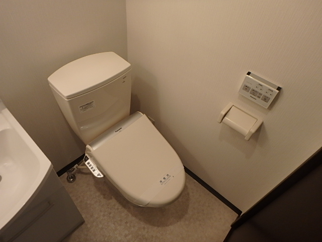 東京メトロ東西線 浦安駅 徒歩21分 4階建 築15年のトイレ写真