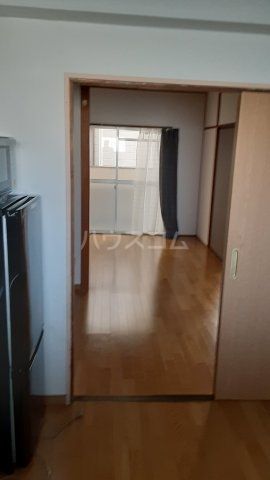 平和マンションの居間写真