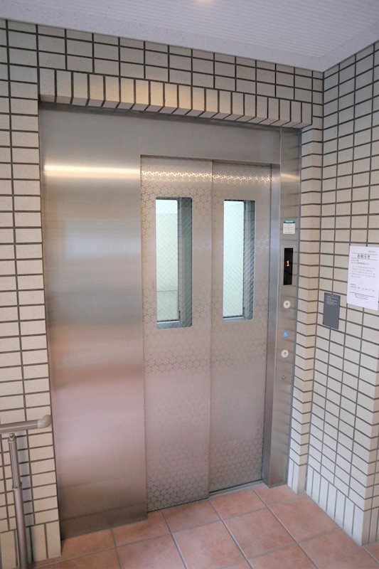 レジデンス八楽の外観写真