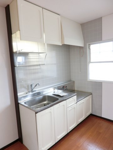 キッチン　※同タイプの別の部屋の写真です。※反転間取りの写真となります