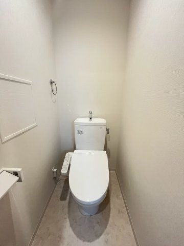 阪急京都線 正雀駅 徒歩10分 3階建 築1年のトイレ写真