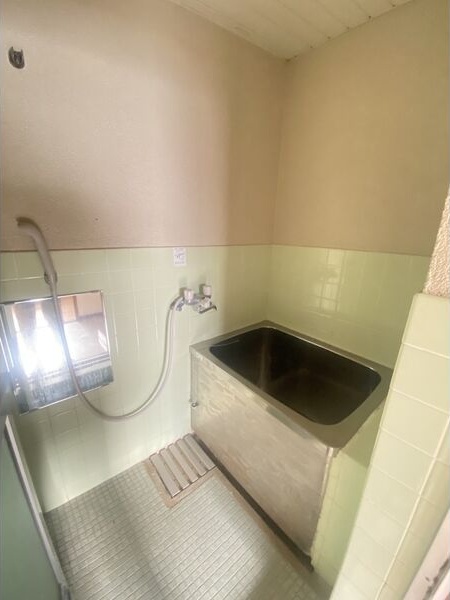 バス・シャワールーム　※写真は同じマンションの違う部屋のものになります。