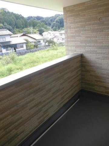 バルコニー　外からの目が気にならないバルコニーで洗濯物が干せます