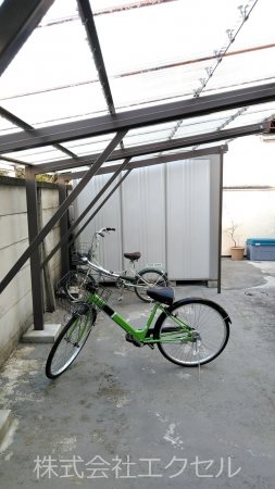 ロビー　屋根付の駐輪場です。