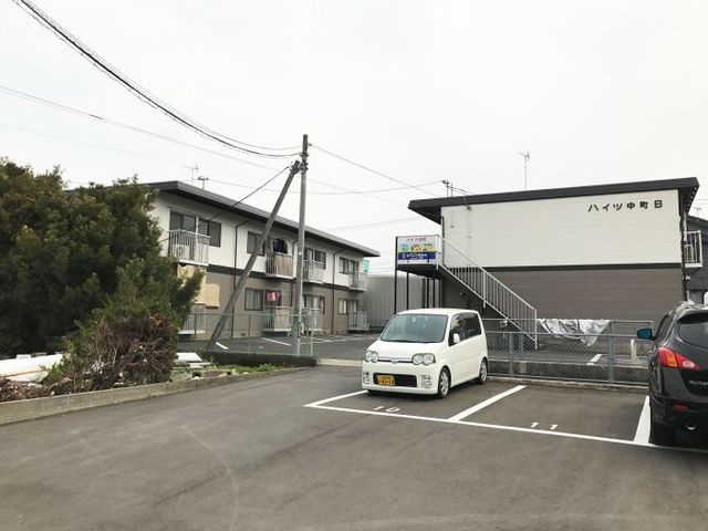 【ハイツ中町Ｂの駐車場】