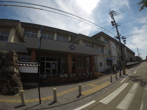 中津市立南部小学校（小学校）まで509m