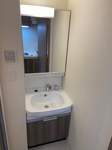 洗面設備　脱衣所、独立洗面台