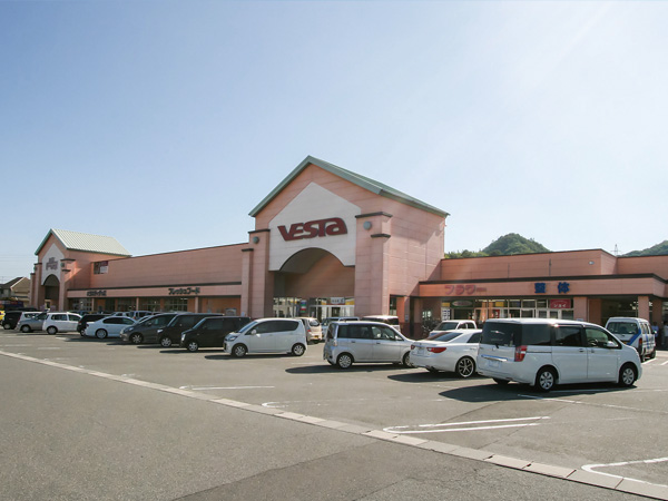 ショッピングセンター　フジ竹原店（ショッピングセンター）まで2353m