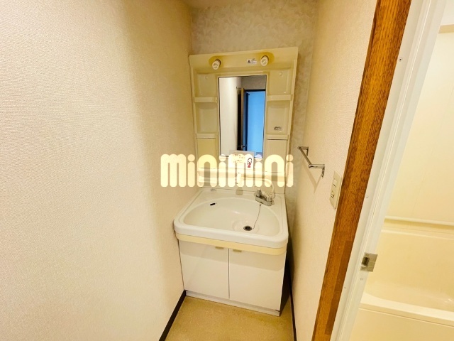 洗面設備　シャンプードレッサーです。