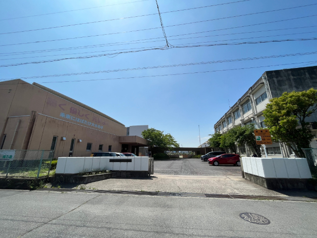 中学校　鈴鹿市立大木中学校（中学校）まで2521m