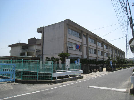 中学校　倉敷市立庄中学校（中学校）まで539m