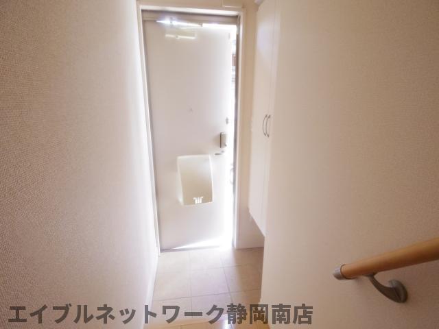 玄関　収納もある玄関です