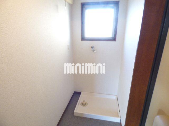 その他　洗濯機置き場も広々しています。