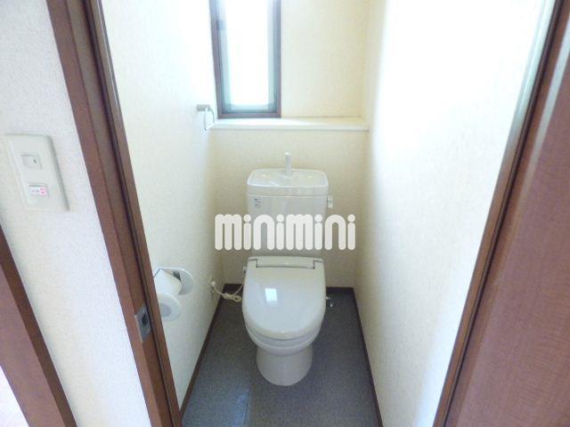 トイレ　明るいトイレ、換気も良好です。