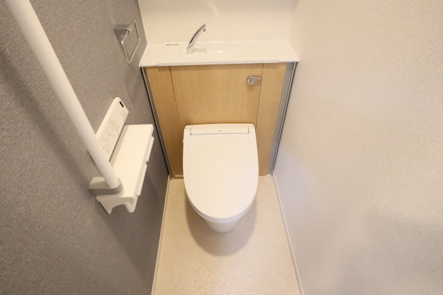 近鉄大阪線 耳成駅 徒歩9分 3階建 築3年のトイレ写真