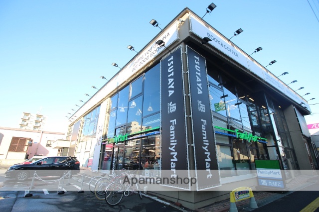 コンビニ　ファミリーマート（コンビニ）まで440m