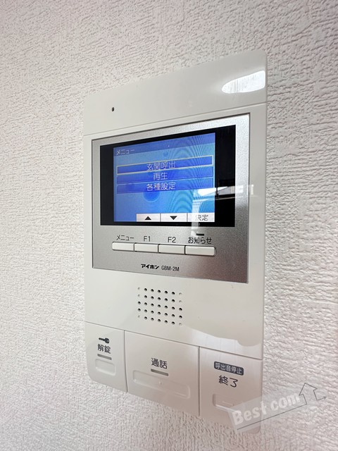 セキュリティ　モニターホンで来訪者を確認できます♪