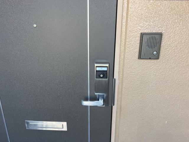 玄関　セキュリティ
