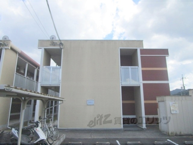 丹波篠山市西岡屋のアパートの建物外観