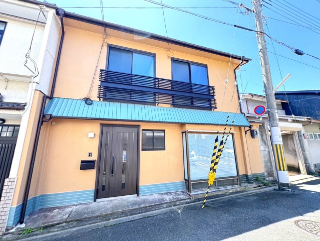 紫野下築山町貸家の建物外観